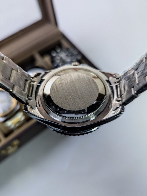 Rolex Submariner date thumbnail 6