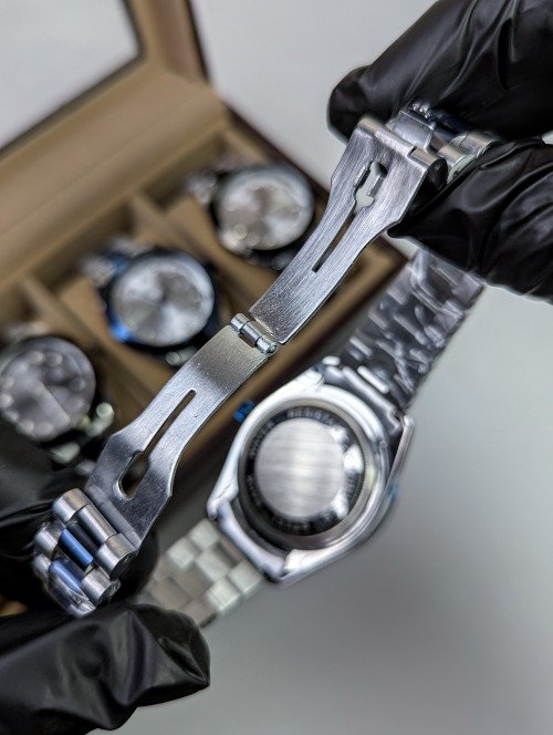 Rolex Date Watch thumbnail 7